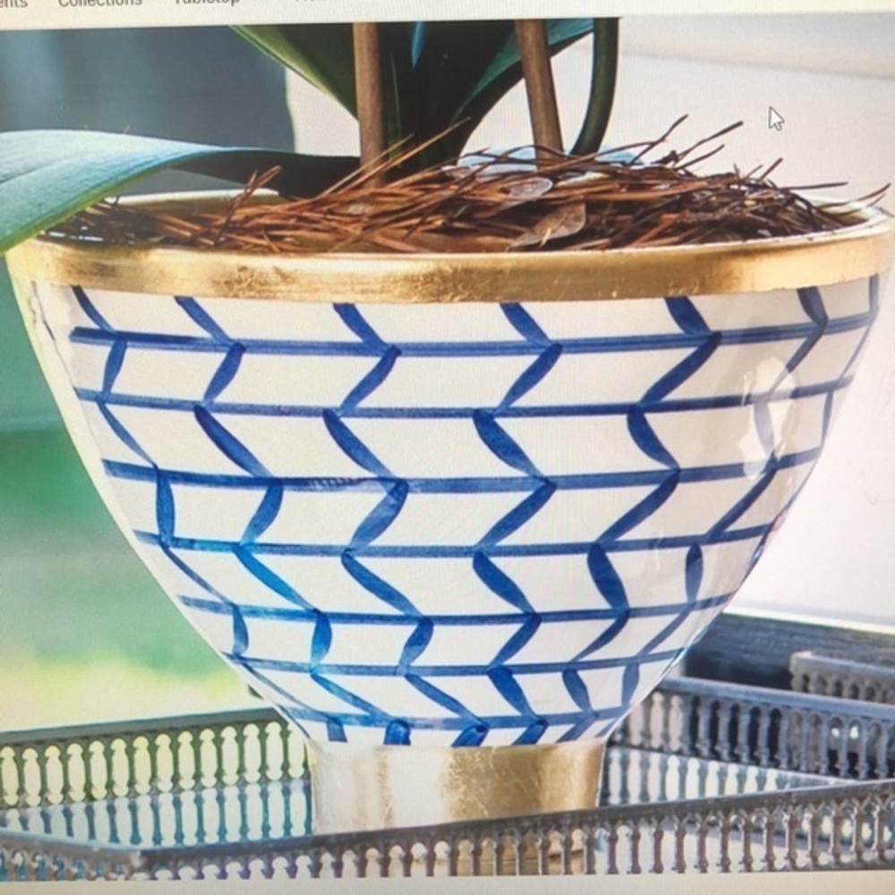 Abigail’s Contempo Collection decorative ‎ geometric ceramic footed bowl